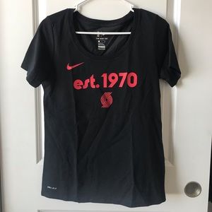Nike Woman’s Toronto Raptors City Edition Dri-Fit T-Shirt Size Small
